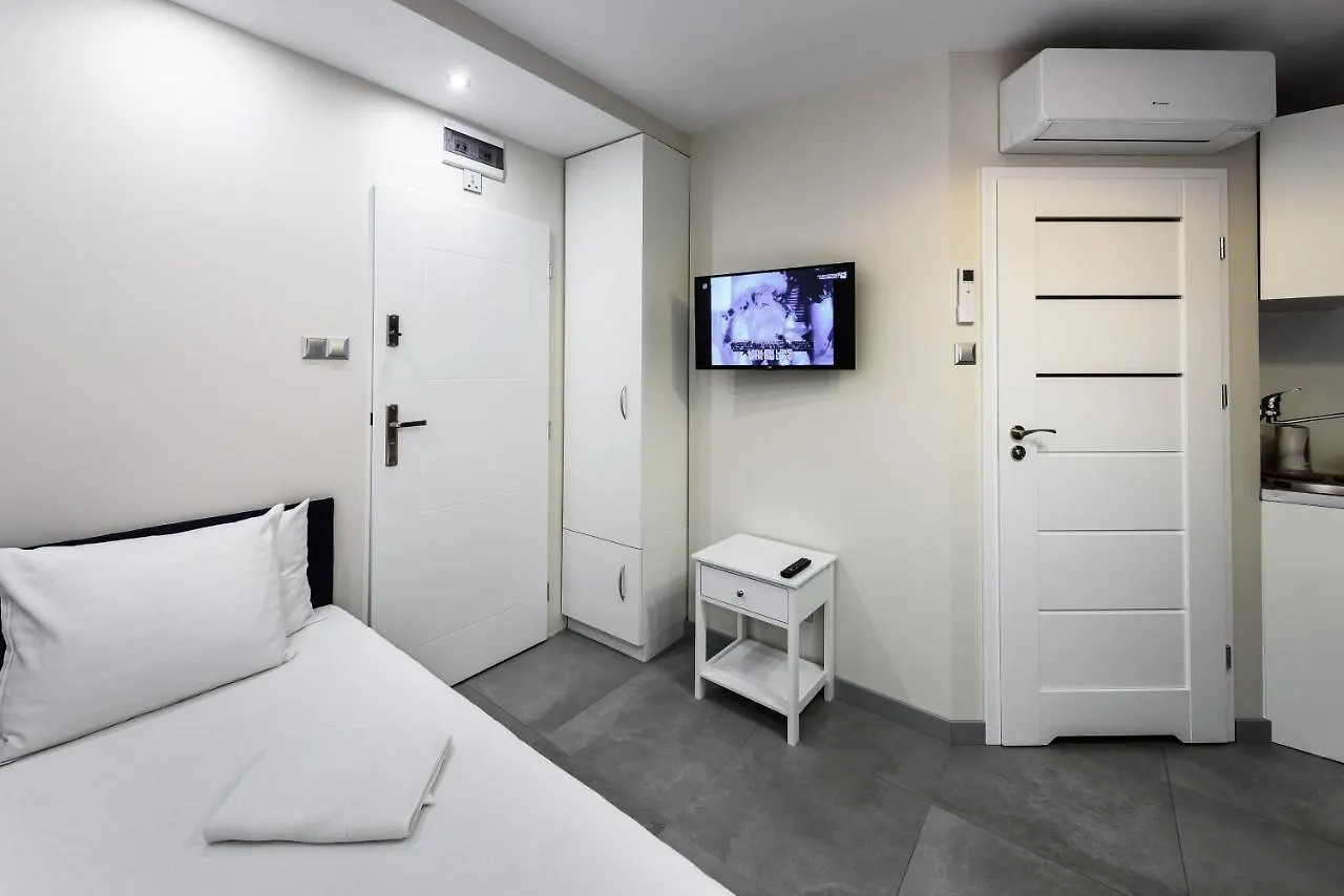 Magnetic Apartment Nowogrodzka B Warsaw Poland